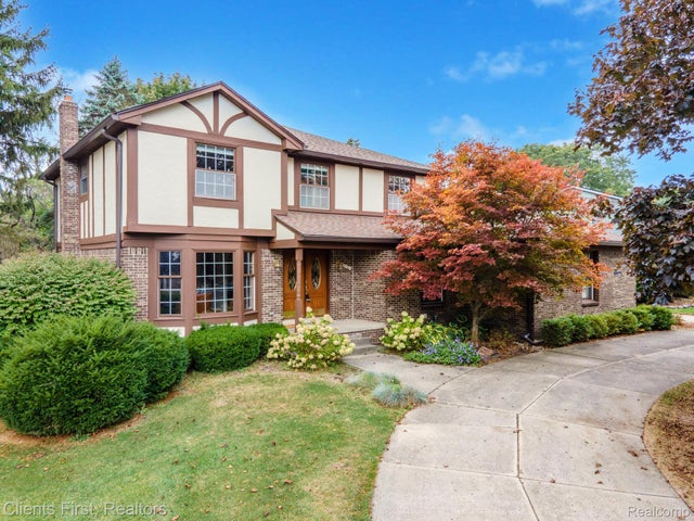 35141 Northmont Drive, Farmington Hills city