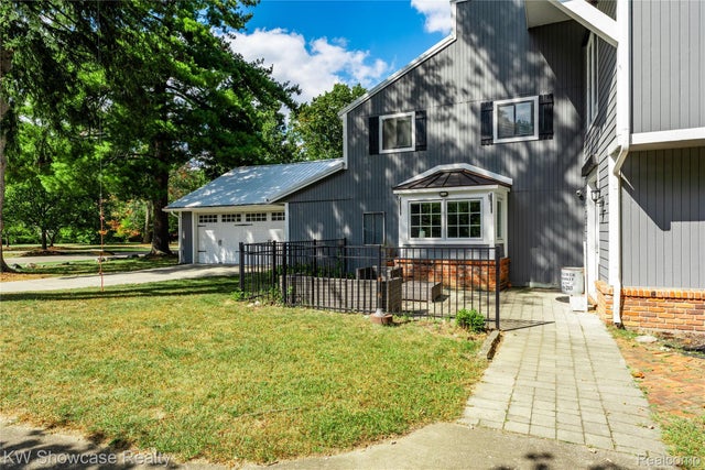 3115 Westacres Drive, West Bloomfield charter township