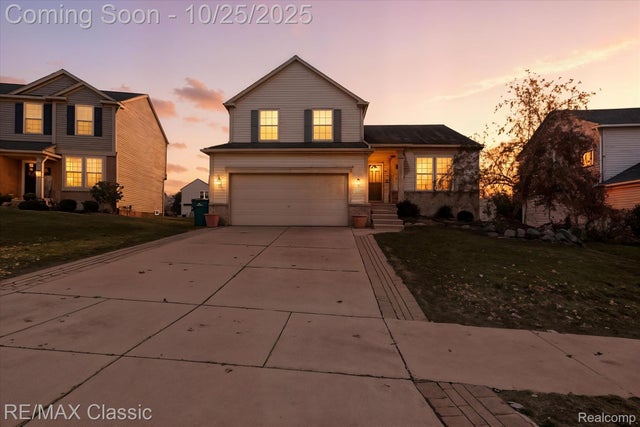 868 Deer Run Lake Road, Holly township
