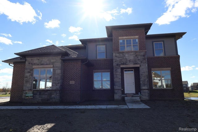 12052 Moore Lane, Washington township