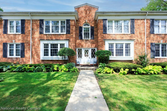 450 Billingsgate C, Bloomfield charter township