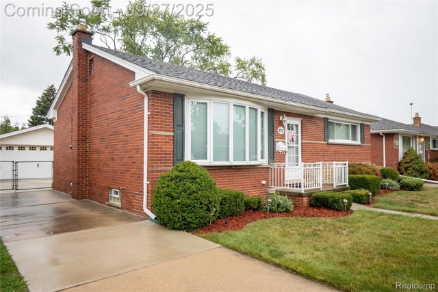 878 Champaign Road, Lincoln Park city