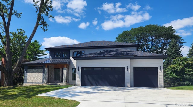 4776 Walnut Lake Road, Bloomfield charter township