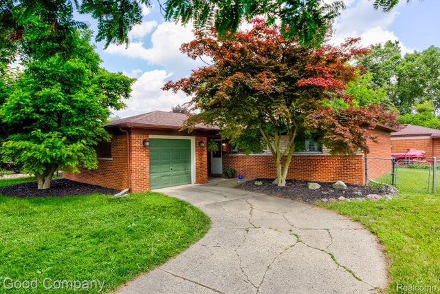 22516 Glenmoor Heights, Farmington Hills city