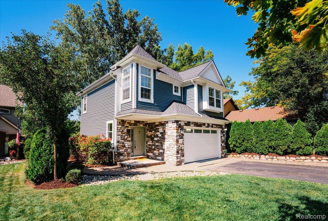 1036 Pelham Boulevard, Waterford charter township