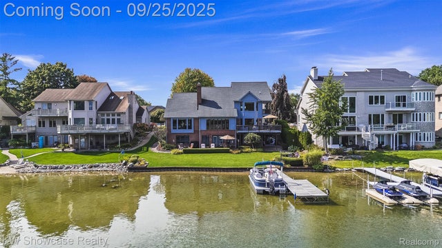 3630 Lakeshore Drive, Waterford charter township