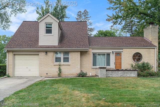 23111 Albion Avenue, Farmington city