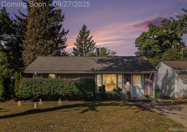 2440 Rolandale St, West Bloomfield charter township