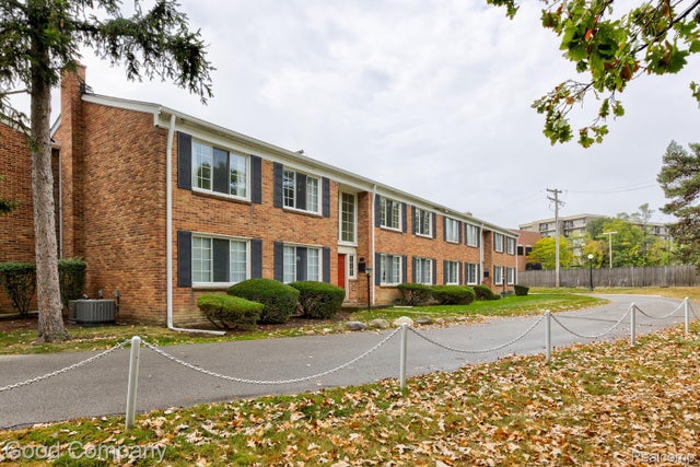 32718 Grand River Avenue D5, Farmington city
