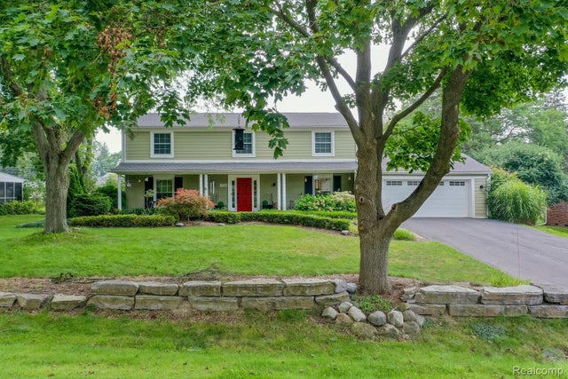 1651 Hoit Tower Drive, Bloomfield charter township