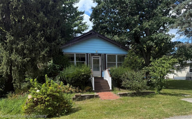 21431 Oxford Avenue, Farmington city