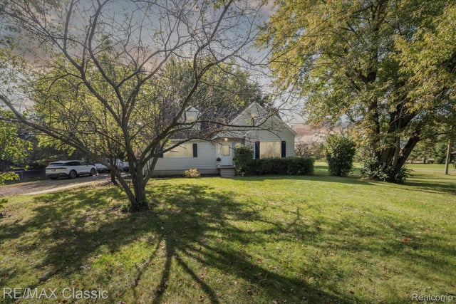 49035 Geddes Road, Canton charter township