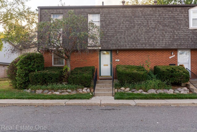 861 Kirts Boulevard, Troy city