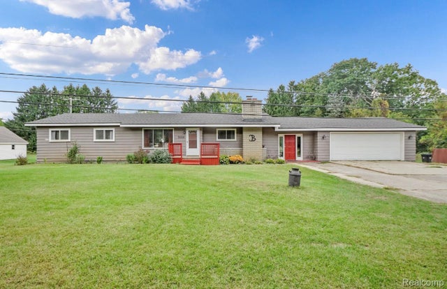 5014 Oak Hill Road, Brandon charter township