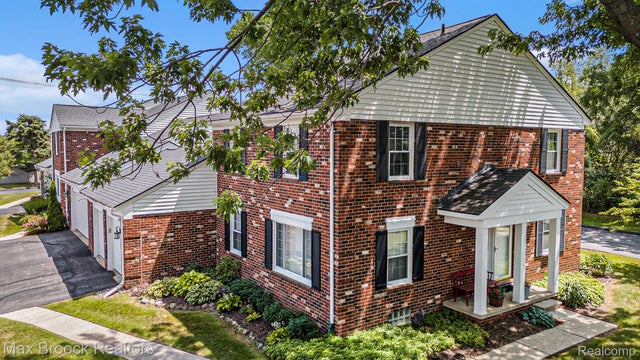 1564 Georgetown Place, Bloomfield charter township