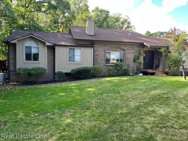 7453 Pepper Creek, West Bloomfield charter township