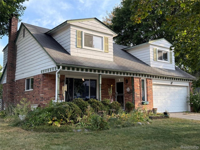 8636 War Bonnet Drive, Commerce charter township