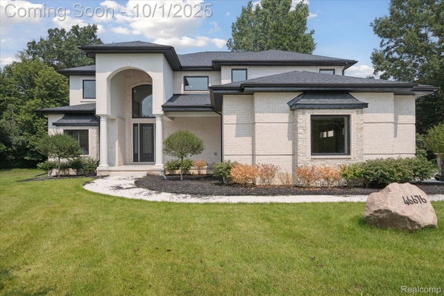 46676 Grand Oak Court, Canton charter township