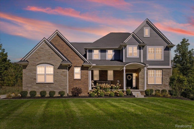 1930 Thorncrest Court, Commerce charter township