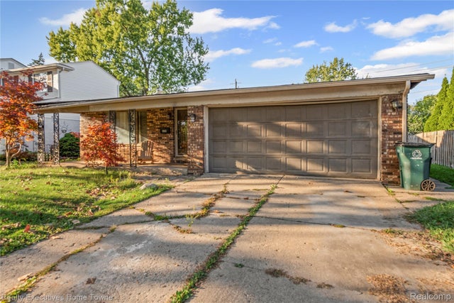 920 W Elmwood Avenue, Clawson city