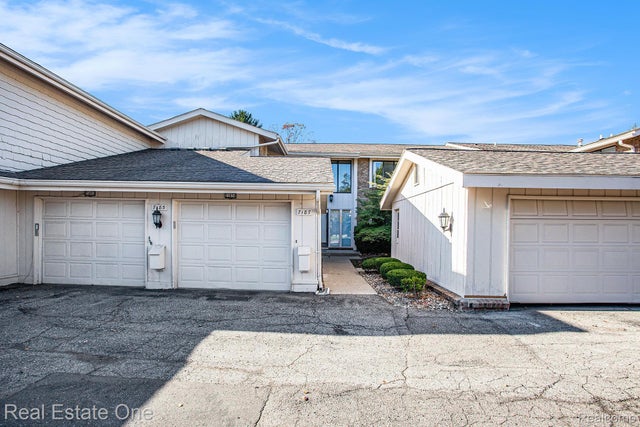 7187 Pebble Park Drive, West Bloomfield charter township