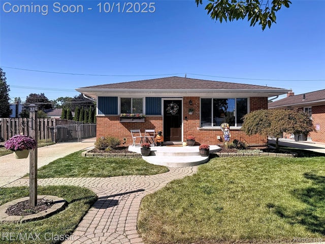 18565 Sunset Street, Livonia city