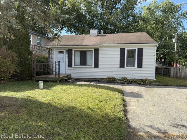 167 Osborne Street, Commerce charter township