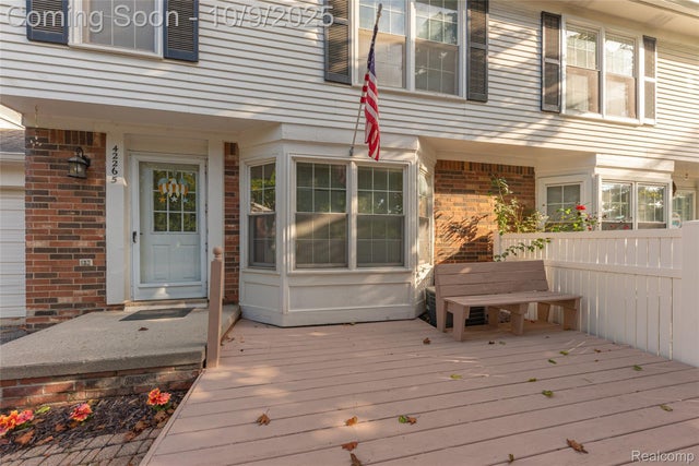 42265 S Mill Race Court, Plymouth city