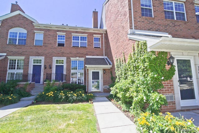 1566 Maryland Club Drive, Royal Oak city