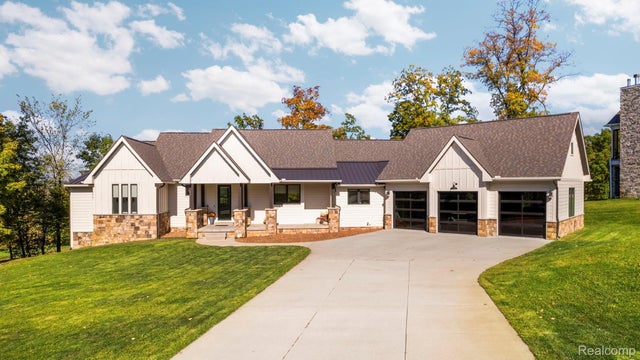 9069 Preserve Drive, Tyrone township