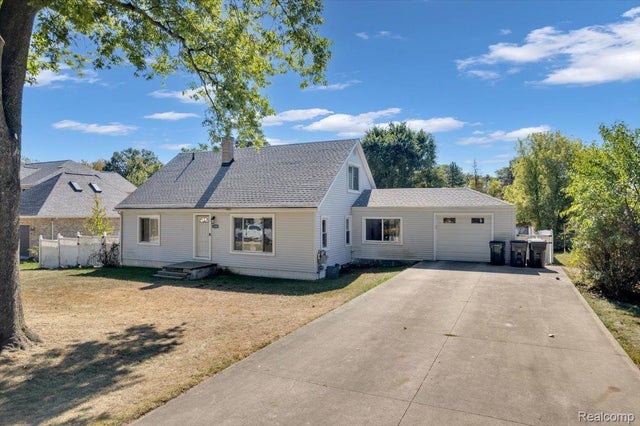 1320 Larayne Drive, Troy city