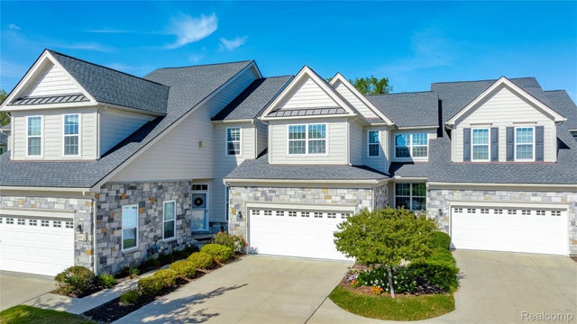 42868 Cardinal Way, Novi city