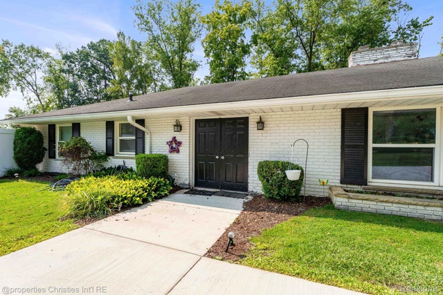 31111 Lahser Road, Beverly Hills village