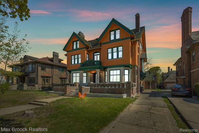 94 E Boston Boulevard, Detroit city
