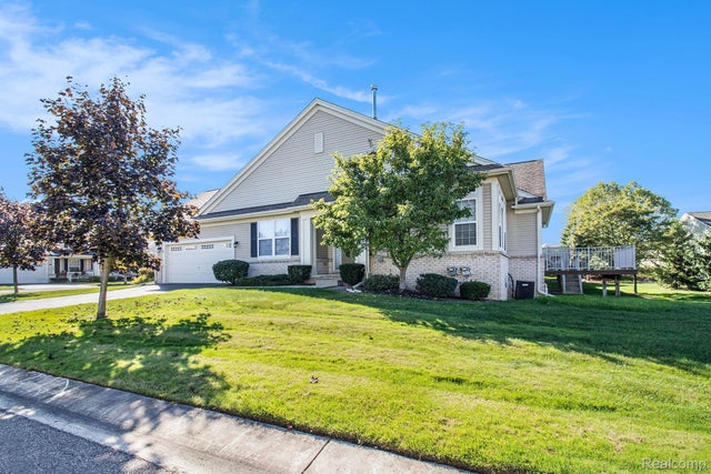 5960 Baypointe Boulevard, Independence charter township