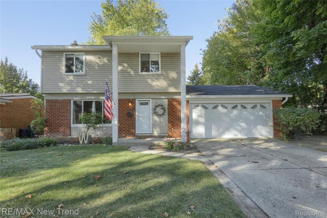 851 N Webik Avenue, Clawson city