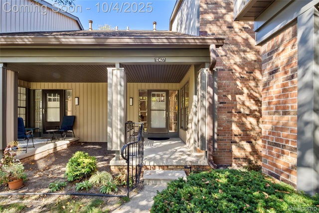 12427 Woodgate Drive, Plymouth charter township