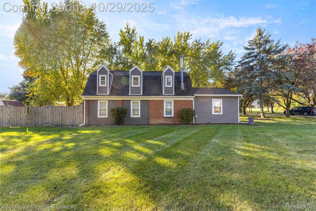 23525 Gibraltar Road N, Flat Rock city