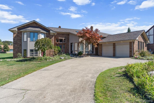 37418 Fiore Trail, Clinton charter township