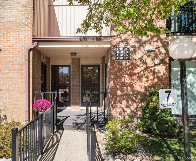 18323 University Park Dr. Bldg. #7, Livonia city