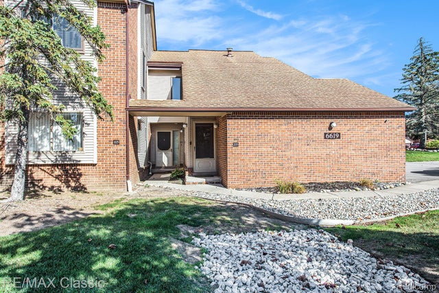 6619 Ridgefield Circle 205, West Bloomfield charter township