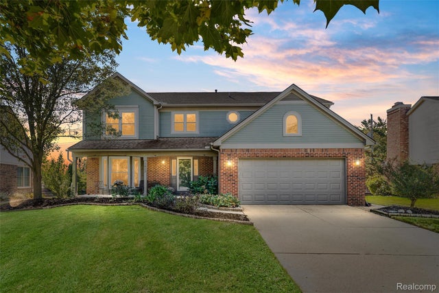 1022 Pointe Place Boulevard, Rochester city