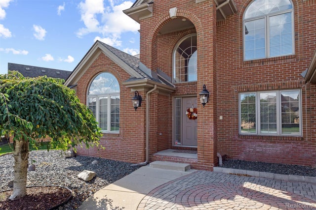 1628 Royal Birkdale Drive, Oxford charter township