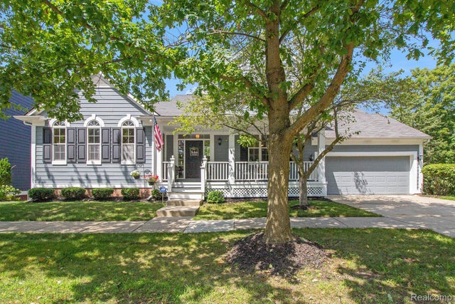 43080 Emerson Way, Novi city