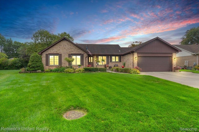36001 Howell Avenue, Livonia city