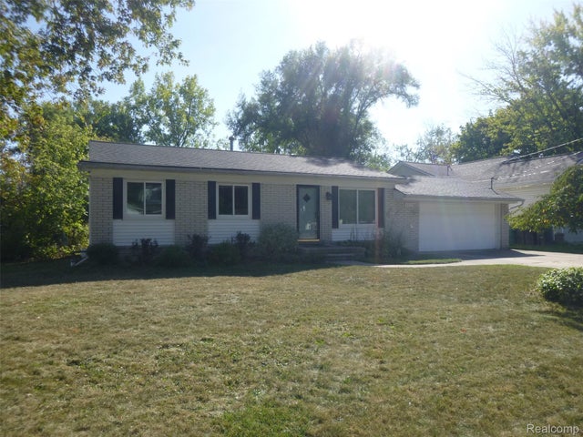 2936 Wisconsin Road, Troy city