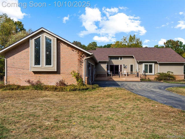 7286 Pine Knob Road, Village of Clarkston city