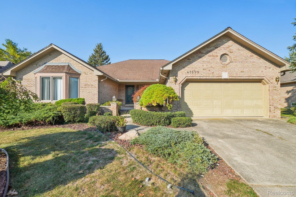 41599 Red Oak Drive, Sterling Heights city