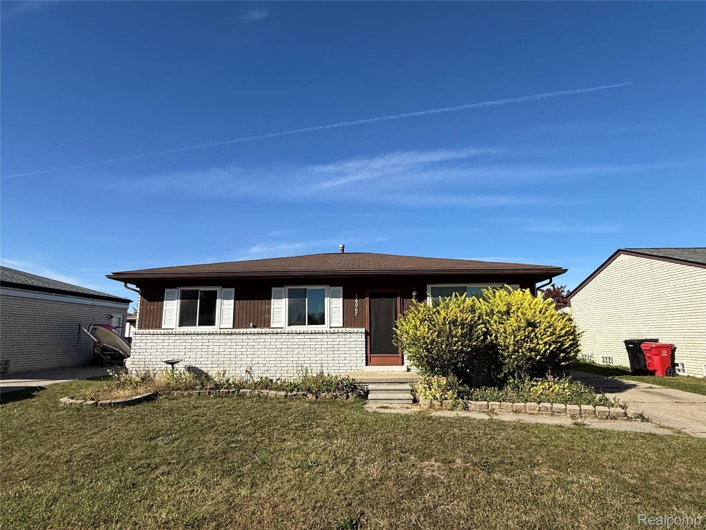 16067 Secretariat Avenue, Roseville city