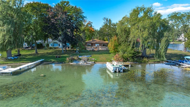 6351 Alden Drive, West Bloomfield charter township